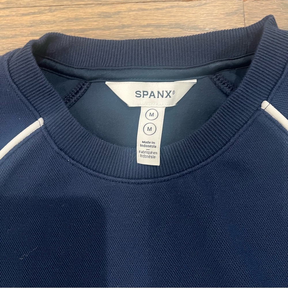 Spanx Crewneck AirEssentials Pique Long Sleeve Top Navy Blue Size Medium - Picture 4 of 5